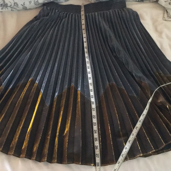 Anthropologie skirt - Picture 8 of 8